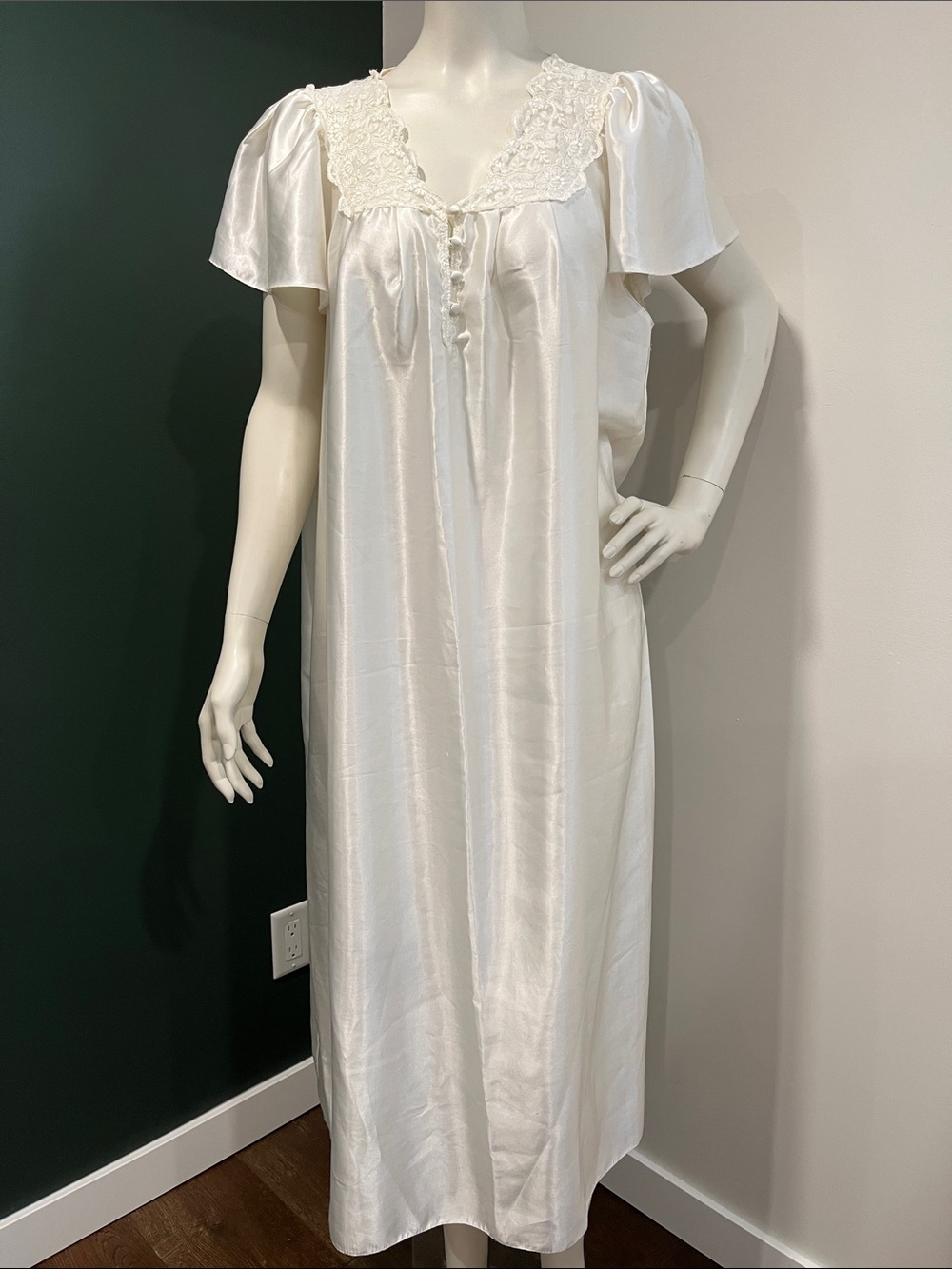 Vintage Marks & Spencer night gown